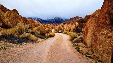 Alabama Hills Camping California - The Best Guide For a Weekend Trip