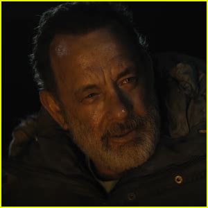 Tom Hanks Teams Up with a Dog & a Robot for the New Sci-Fi Movie ‘Finch’ – See the Trailer ...