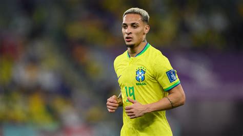 Brazil star Antony told he needs to 'step up' for Man Utd amid Gakpo transfer talk | Goal.com UK