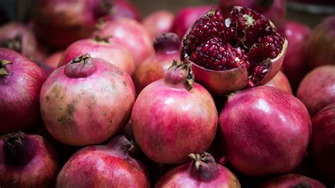 Three important reasons to love the pomegranate - ISRAEL21c