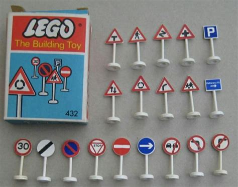 1960s Lego road signs | Lego ideeën, Jeugdherinneringen, Speelgoed