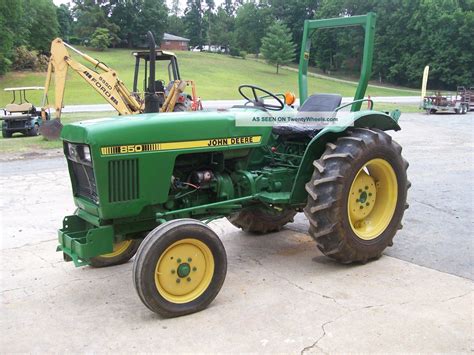 John Deere 850 Tractor 2wd