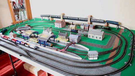 Model Train Layouts & Track Plans with Hornby tracks - Various projects ...