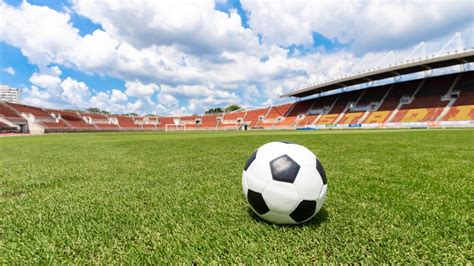 Mengenal Lapangan Sepak Bola Indoor dan Outdoor - Ayo.co.id