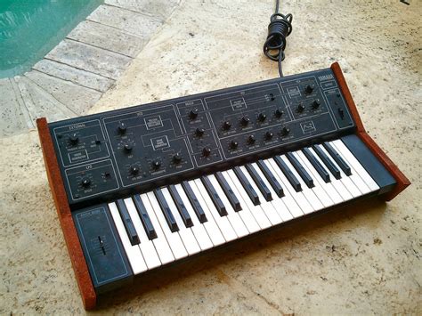 MATRIXSYNTH-B: Yamaha CS-5 Vintage Analog Synthesizer