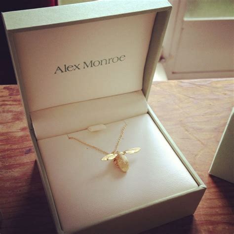 Alex Monroe | Bumble bee necklace, Bee jewelry, Bee necklace