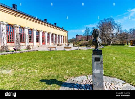 Statue of Carl Linnaeus in Botanical garden in Uppsala, Sweden Stock Photo - Alamy