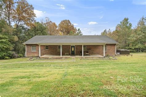 Morganton, NC Real Estate - Morganton Homes for Sale | realtor.com®