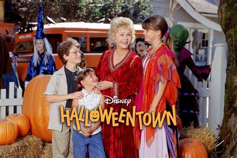 El clásico de Disney Channel 'Halloweentown' celebra su 20 aniversario