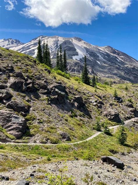 Cascade Volcanoes Road Trip: Explore 12+ Mighty Volcanoes in the PNW