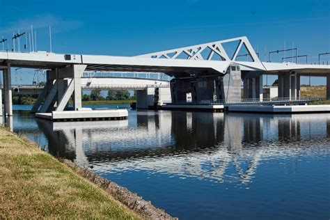 A 11 Bascule Bridge (Bruges) | Structurae