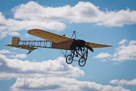 9 Oldest Planes That are Still Flying and Operational - Oldest.org