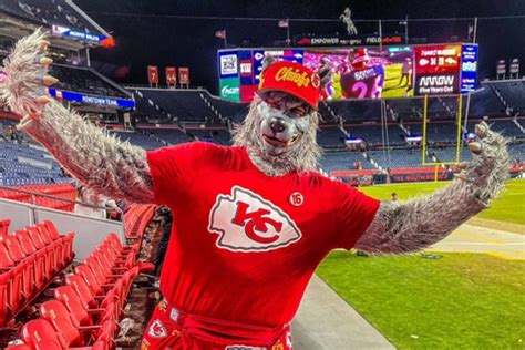 Kansas City Chiefs superfan arrested for robbery and money laundering ...