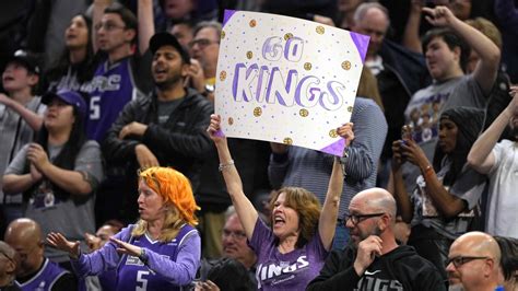 Warriors not allowing Kings to have 'more cowbell' | Yardbarker