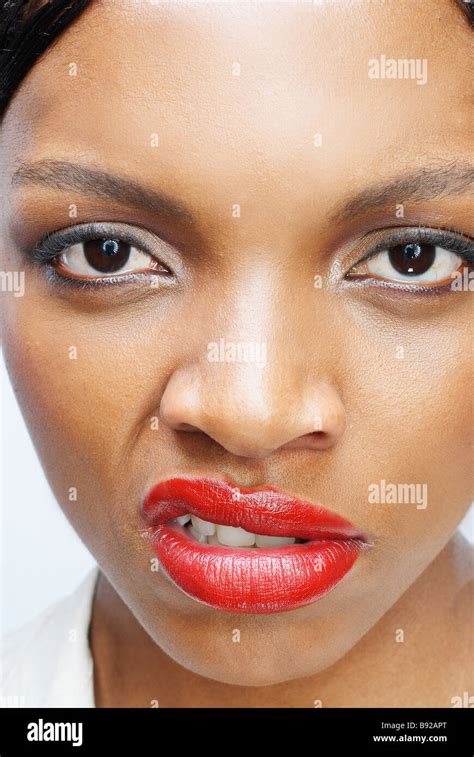 Face snarling close up portrait hi-res stock photography and images - Alamy