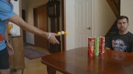 Beer Pong og trickshots