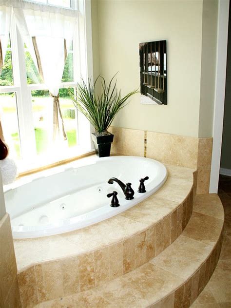 Sunken Bathtub with Steps: Why Are They Gaining Popularity - Decoholic