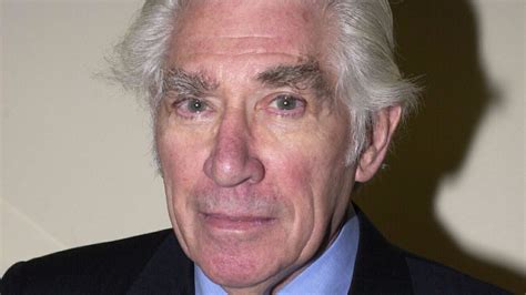 Tributes pour in for veteran British actor Frank Finlay - ITV News