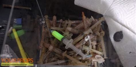 Saw 2 Needle pit syringes & glowing key original movie prop