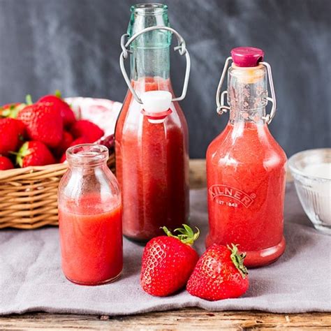 Simple Strawberry Sauce - Nicky's Kitchen Sanctuary