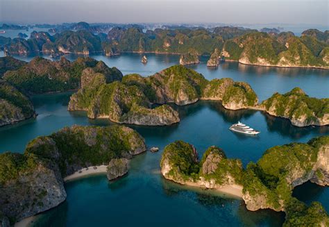 TRAVEL GUIDE to Cat Ba Island, Vietnam