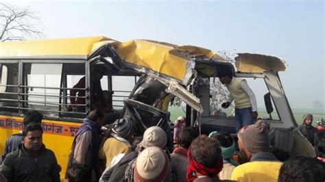 India school bus crash kills 15 pupils - BBC News