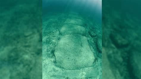 What Is The Mysterious Sunken “Bimini Road” And Where Does It Lead? - TrendRadars