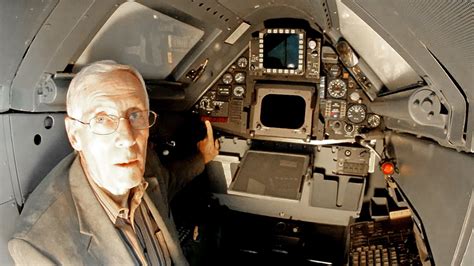 This SR-71 Blackbird Cockpit Tour Is The Most Fascinating Thing You'll ...