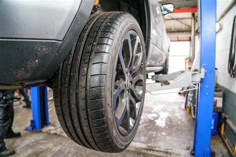 Bad Wheel Alignment 🏎️ Some Alarming Signs To Look Out For