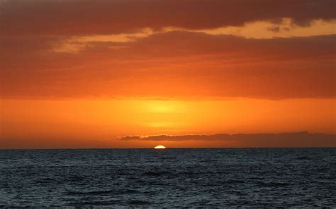 sunset hawaii orange tropical ocean sea water 5k Mac Wallpaper Download | AllMacWallpaper