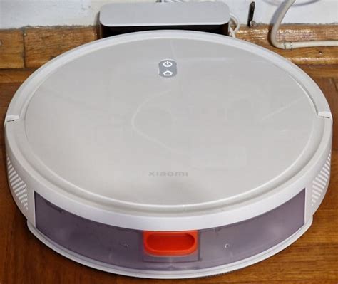 Xiaomi Robot Vacuum E10 review: Cleaning and mopping on a budget!