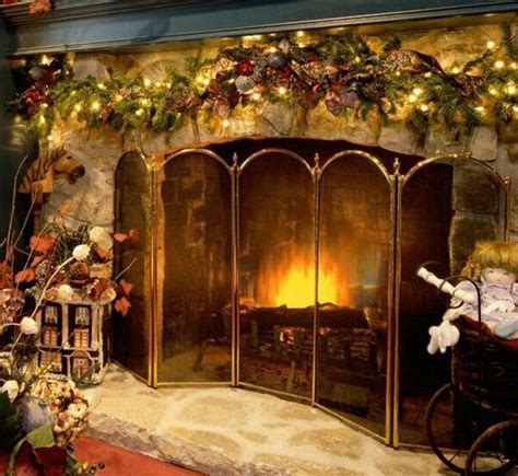 fireplace screensaver - Google Search | Fireplace screensaver, Christmas fireplace, Holiday mantel