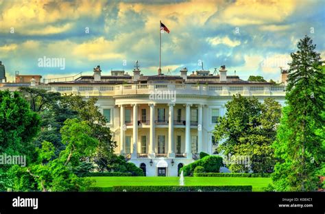 White house washington dc exterior hi-res stock photography and images ...