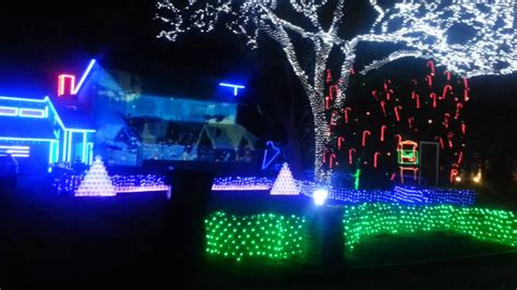 Awesome Christmas lights show House - YouTube