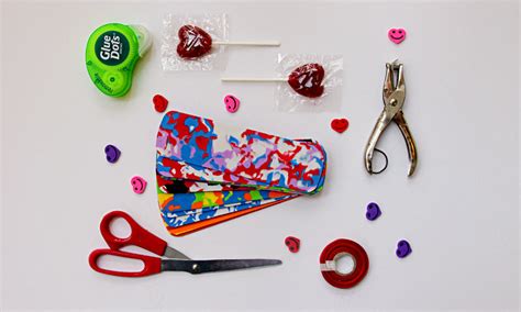 Valentine's Day Bookmarks - Super Easy Non-Candy Valentine's Day Gift