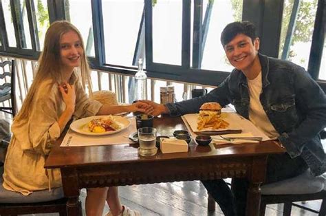 Joseph Marco introduces russian girlfriend: “You are the one I’ve waited for” – ShowBiz Chika