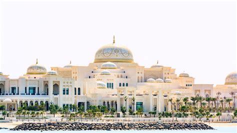 Dubai: Abu Dhabi Day-Trip Grand Mosque, Royal Palace & Lunch | GetYourGuide