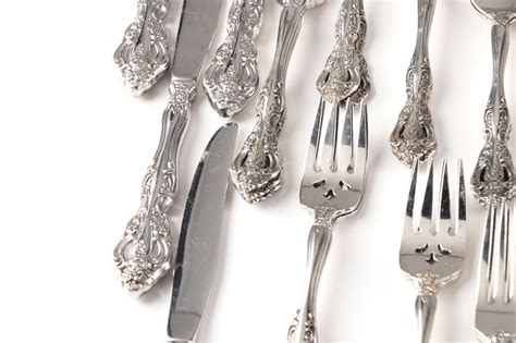 Oneida Stainless "Michelangelo" Flatware | EBTH