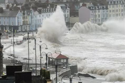 Wales weather: Homes, student halls and businesses on Aberystwyth seafront evacuated - Wales Online