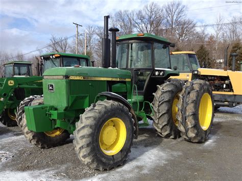 John Deere 4850 Tractors - Row Crop (+100hp) - John Deere MachineFinder