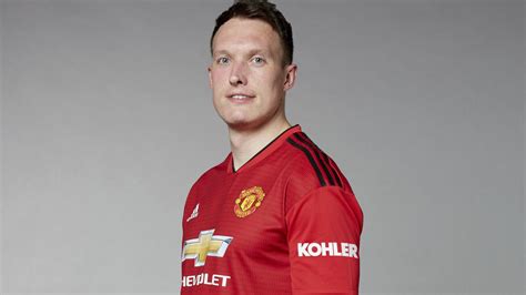 Phil Jones signs new contract with Manchester United | Manchester United