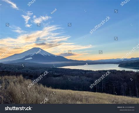 Lake yamanaka Images, Stock Photos & Vectors | Shutterstock