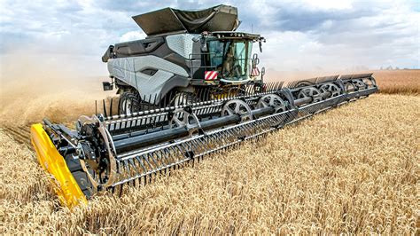 New Holland previews next-generation flagship combine in bold statement of intent at Agritechnica