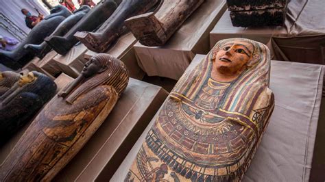 L’Égypte dévoile 59 sarcophages intacts et annonce « le début d’une ...