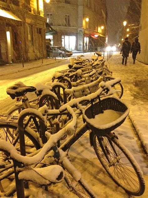 A Snowy Night In Paris | Paris Adèle