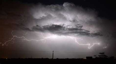 Noctilove astrophotography barn door tracker lightning storm photography at night