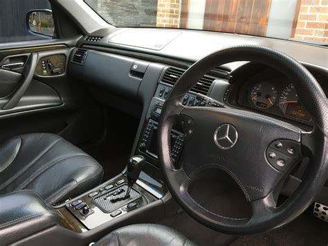 Mercedes E55 AMG – Star Cars Agency