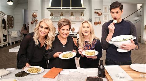 'Cake Boss' Sisters Talk Family and Business! - Pickler & Ben - YouTube