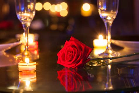 BEST WAYS TO CREATE A ROMANTIC DINNER AT HOME – nextdealshop.com