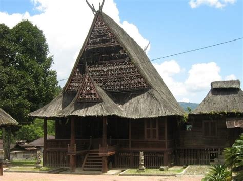 Rumah Adat Batak | Arsitektur, Filosofi dan Ciri Khas